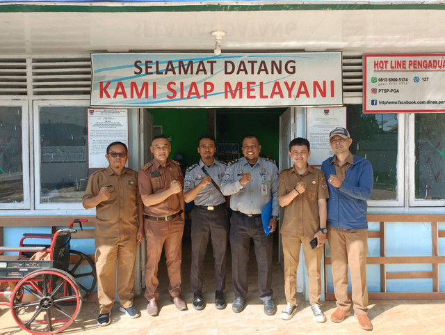 Pojok Kopi Lapaga Terima Sertifikat Produksi Pangan Industri Rumah Tangga