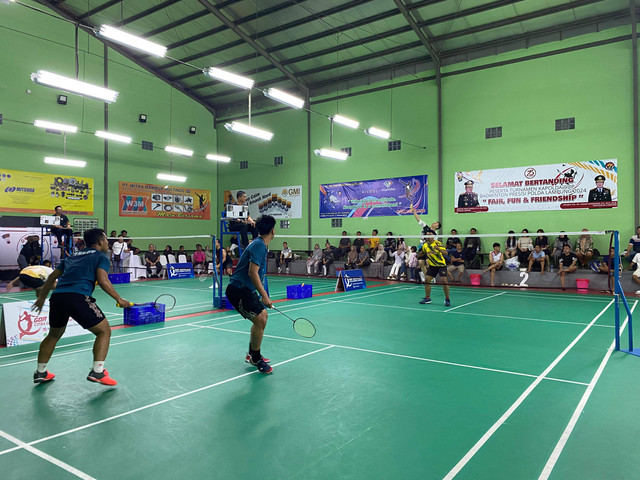 Final Turnamen Kapolda Cup Badminton 2024 di Gor Gemilang, Jalan Setia Budi Nomor 100, Negeri Olok Gading, Teluk Betung Barat. | Foto: Sinta Yuliana/Lampung Geh