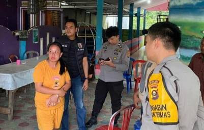 Polisi saat menangkap sang istri yang maling kambing, Foto : Dok Polres Empat Lawang