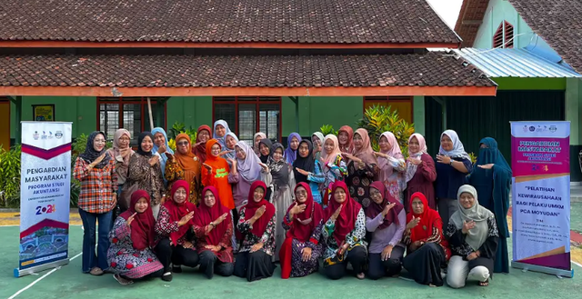 Pelaku Usaha Perempuan Moyudan Dapatkan Bimbingan Kewirausahaan dari UMY