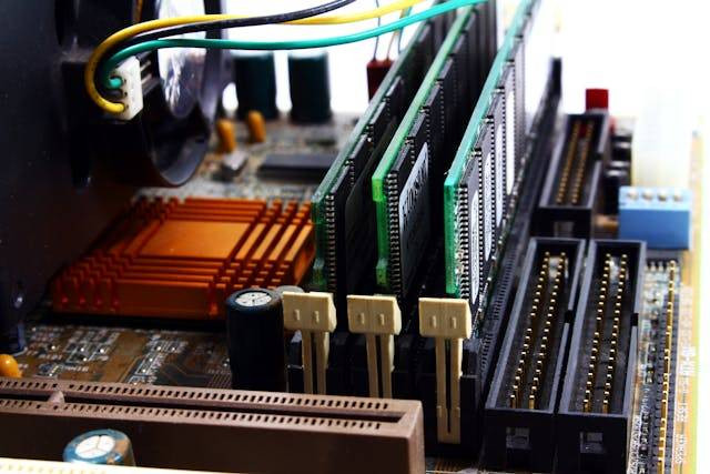 Ilustrasi DDR4 vs DDR5. Sumber: pexels.com