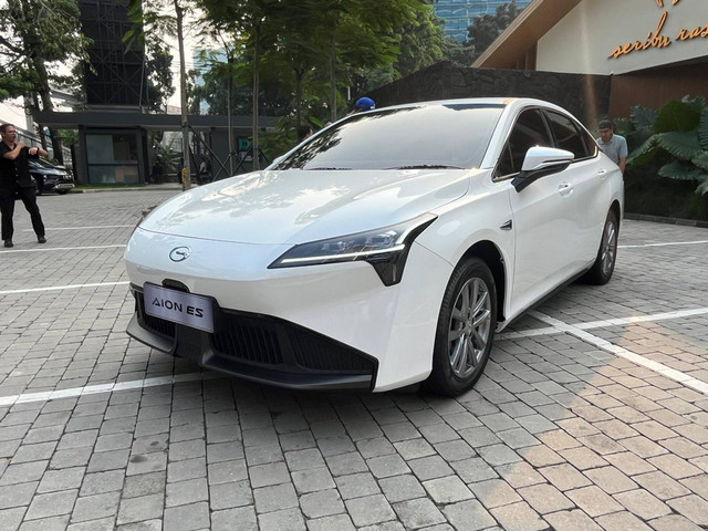 GAC Aion ES mobil listrik sedan dari China. Foto: Fitra Andrianto/kumparan