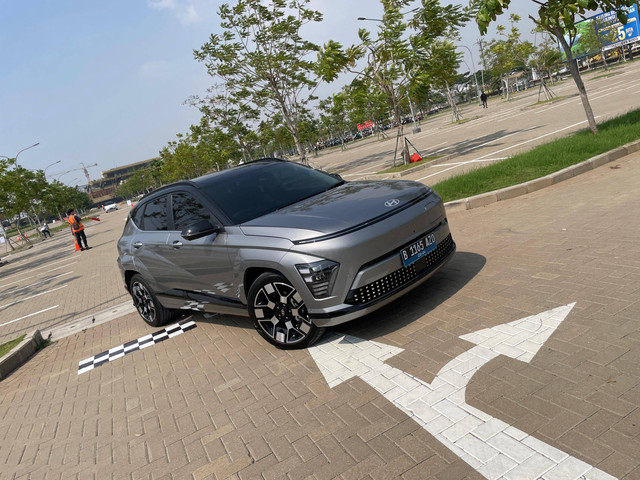 Media first drive mobil listrik Hyundai Kona Electric di PIK 2, Banten. Foto: Sena Pratama/kumparan