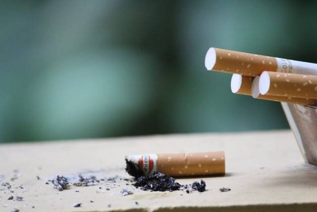 Ilustrasi rokok. PDRD Kalbar sebut rokok memang sebaiknya tidak dijual di tempat yang tidak semestinya. Foto: Dok. Kumparan