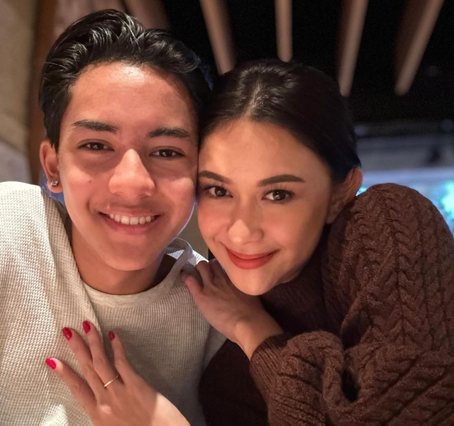 Nana Mirdad dan putra pertamanya, Jason. Foto: Instagram/nanamirdad_