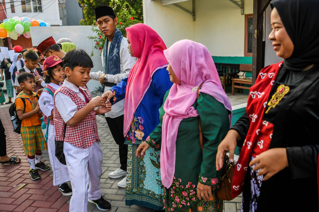 Ilustrasi Hari Guru. Foto: Galih Pradipta/ANTARA FOTO
