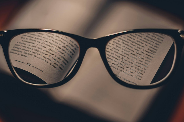 Ilustrasi Analytical Exposition Text. Unsplash/Dmitry R.