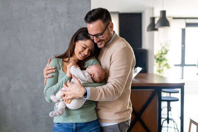 Ilustrasi orang tua dan anak. Foto: Shutterstock