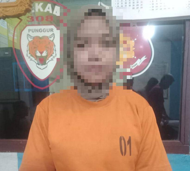 Pelaku penipuan yang berhasil ditangkap Polisi. | Foto: Dok Humas Polres Lampung Tengah