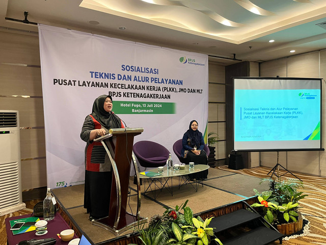 Kepala Kantor Cabang BPJAMSOSTEK Banjarmasin, Murniati pada Sosialisasi Teknis dan Alur Pelayanan Pusat Layanan Kecelakaan Kerja (PLKK), JMO, dan MLT BPJS Ketenagakerjaan. Foto: Dok. Istimewa