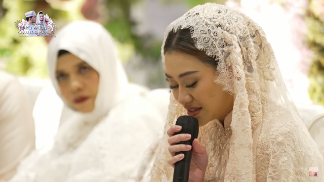 Aaliyah Massaid di momen pengajian jelang pernikahan. Foto: YouTube Thariq Halilintar