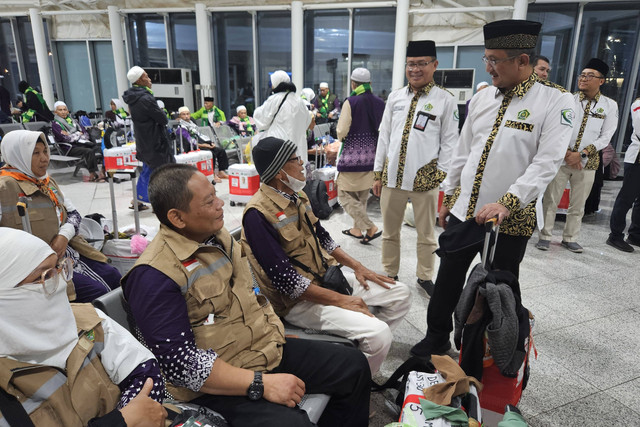 Pemulangan jemaah haji Kloter KJT-30 yang merupakan kloter terakhir ke Tanah Air dari Bandara Amir Muhammad bin Abdul Aziz (AMMA) Madinah, Arab Saudi menuju Bandara Kertajati di Jawa Barat, Indonesia, Senin (22/7/2024). Foto: MCH 2024