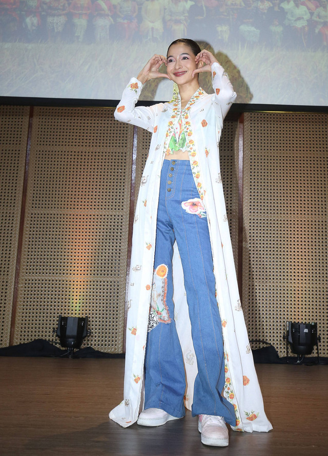 Artis Putri Marino saat hadir konferensi pers film pendek Kebaya Kala Ini di Grand Indonesia, Jakarta, Selasa (23/7/2024).  Foto: Agus Apriyanto