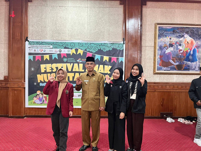 Foto bersama Wakil Wali Kota Mataram TGH Mujiburrahman