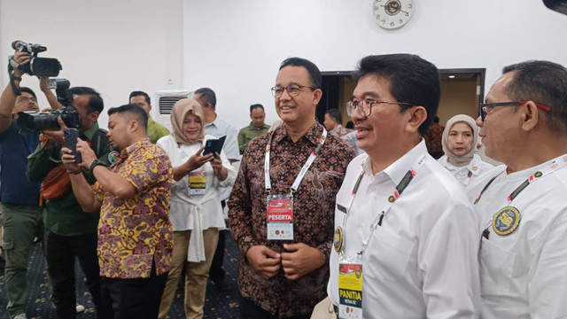 Anies Baswedan usai hadiri Munas Ikatan Keluarga Pahlawan Nasional Indonesia ke-IV di Kemenhan RI, Jakarta, Sabtu (27/7/2024). Foto: Fadlan Nuril Fahmi/kumparan