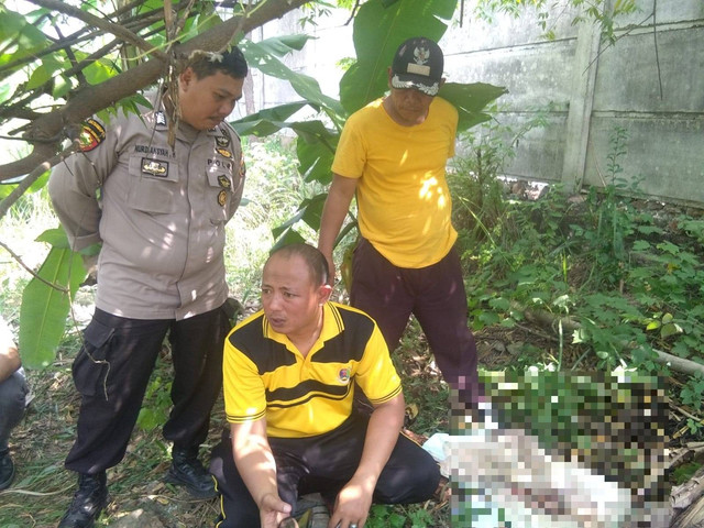 Mayat bayi yang ditemukan di lahan kosong dekat Flyover Kalibalau, Bandar Lampung. #publisherstory #lampunggeh