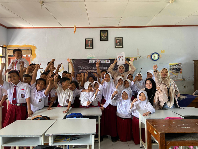 Dokumentasi Kegiatan dengan SD 02 Sinangohprendeng