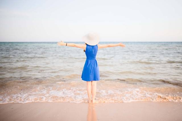 Tips packing liburan ke pantai. Sumber: Unsplash/Scotty Turner