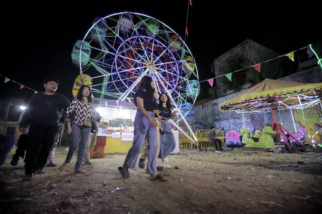Suasana pasar malam di Jalan Buncit Raya, Kalibata, Pancoran, Jakarta Selatan, Selasa (30/7/2024). Foto: Jamal Ramadhan/kumparan