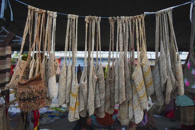 Noken tas tradisional khas Papua. Foto: Billy Julius Krey/Shutterstock