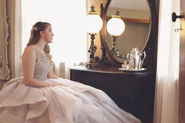 Ilustrasi Wedding Robe. Foto: Pexels
