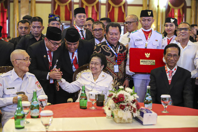 Suasana usai penyerahan duplikat bendera merah putih di Balai Samudera, Jakut, Senin (5/8/2024). Foto: Iqbal Firdaus/kumparan