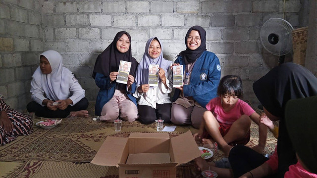 Dokumentasi Kegiatan Pelatihan Pemasaran Sabun melalui Media Digital. Sumber : KKN TIM II Undip 