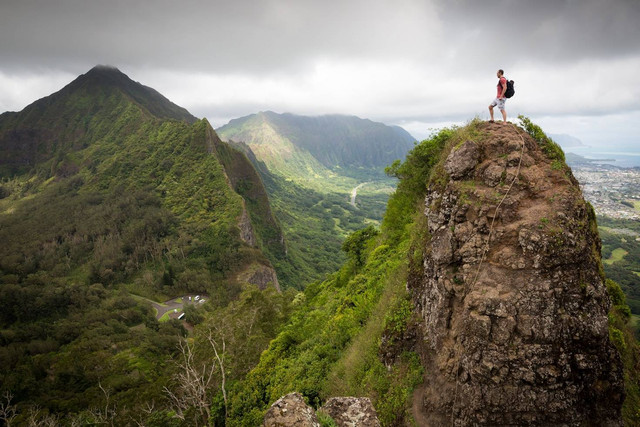 ilustrasi naik gunung. Sumber foto Unsplash.com