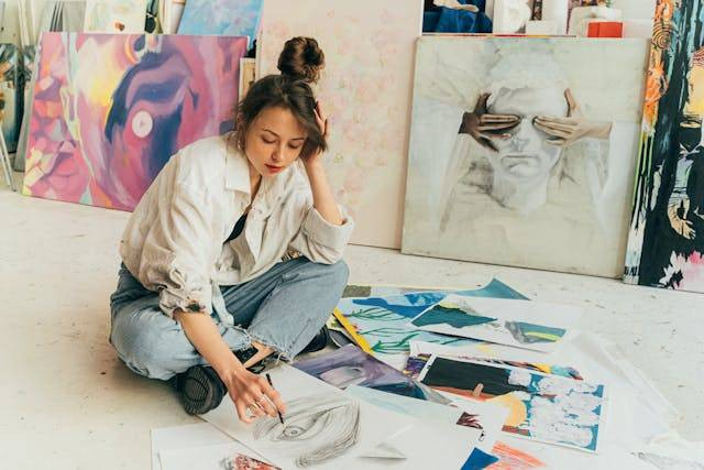 Ilustrasi Apa yang Dimaksud dengan Seni Rupa Kontekstual. Sumber: Pexels/Antoni Shkraba