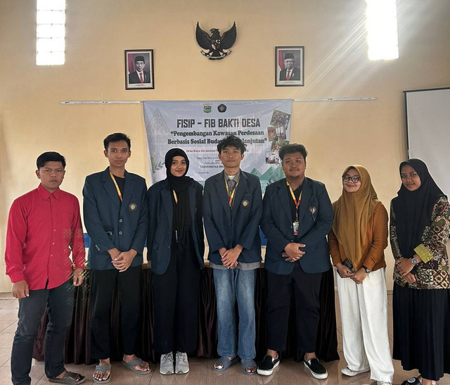 Foto bersama Karang Taruna dan IPPNU
