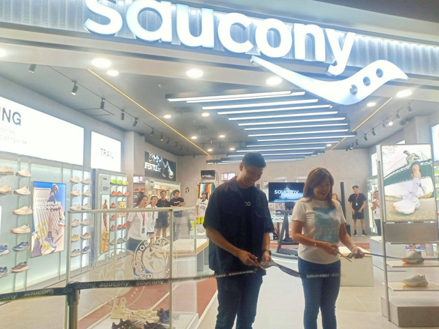 Brand Saucony mengumumkan pembukaan store ke-4 di Indonesia, yang terletak di 23 Paskal, Bandung, Sabtu (10/8/2024). (Foto: Istimewa)
