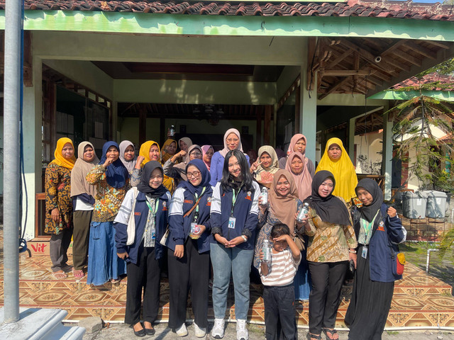 KKN Tim II UNDIP Adakan Program “Mengubah Sampah Menjadi Emas” untuk Ibu-ibu PKK