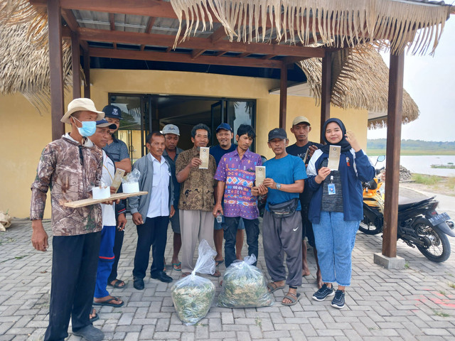 Pelatihan pembuatan Silase bersama Peternak di Desa Senting (28/7) - Dokumen Pribadi 