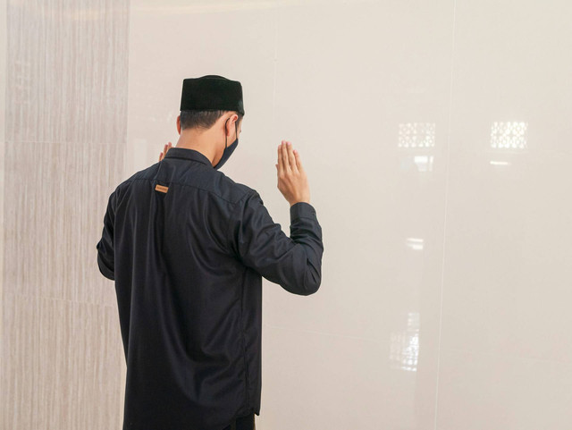 Ilustrasi Niat Sholat Jamak Qashar. Sumber: Unsplash/Masjid Pogung Dalangan