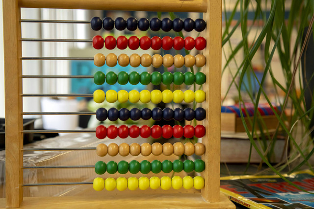 Ilustrasi Materi Matematika Kelas 7. Foto: Unsplash/Kati Hoehl
