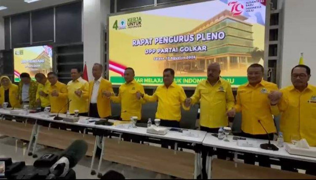 Suasana menjelang rapat pleno Partai Golkar, Selasa (13/8/2024). Foto: Alya Zahra/Kumparan