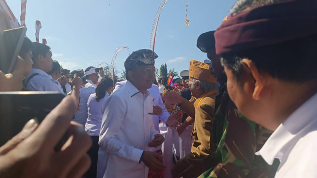 Wayan Koster usai menghadiri HUT ke-66 Provinsi Bali di Lapangan Renon, Kota Denpasar, Rabu (14/8/2024).  Foto: Denita BR Matondang/kumparan