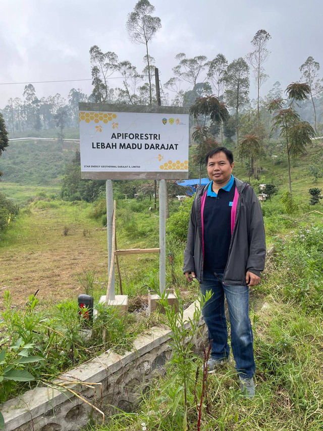 Kunjungan ke Kelompok Tani Hutan (KTH) Madu Darajat Berkah, Kabupaten Garut untuk Studi SROI. Sumber: Dokumentasi Pribadi 