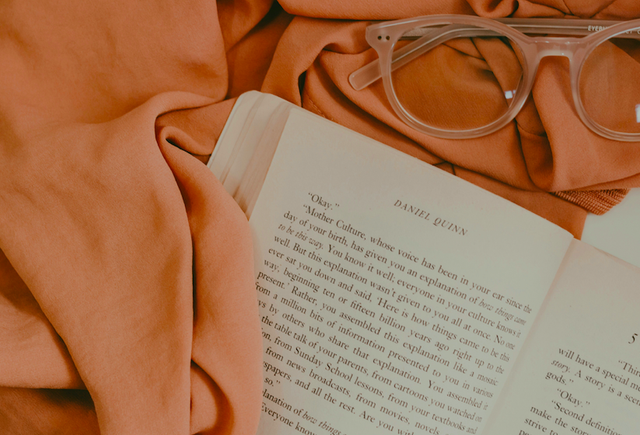 Ilustrasi contoh kalimat yang memiliki subjek predikat dan objek. Sumber: www.unsplash.com