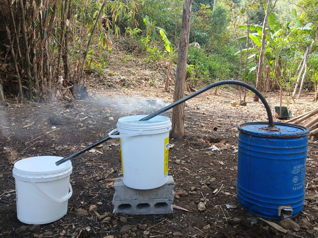 Alat  dan pembuatan asap cair