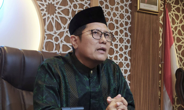 Ketua MUI Bidang Dakwah dan Ukhuwah, Cholil Nafis di Kantor MUI Pusat, Kamis (15/8/2024). Foto: Rachmadi Rasyad/kumparan