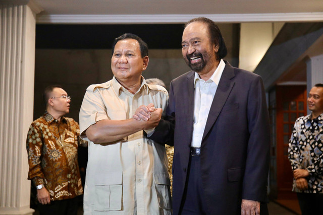 Ketua Umum Gerindra Prabowo Subianto dan Ketua Umum NasDem Surya Paloh menggelar konpers bersama usai melakukan pertemuan di kediaman Prabowo Subianto di Jalan Kertanegara, Jakarta Selatan, Kamis (15/8/2024). Foto: Dok. Istimewa