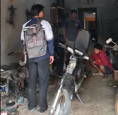 Mahasiswa KKN TIM II Undip Melakukan Pemberdayaan K3 Di Bengkel Las Desa Juragan (1)