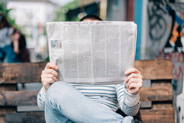 Contoh Teks Eksposisi Berita. Foto: Unsplash/Roman Kraft.
