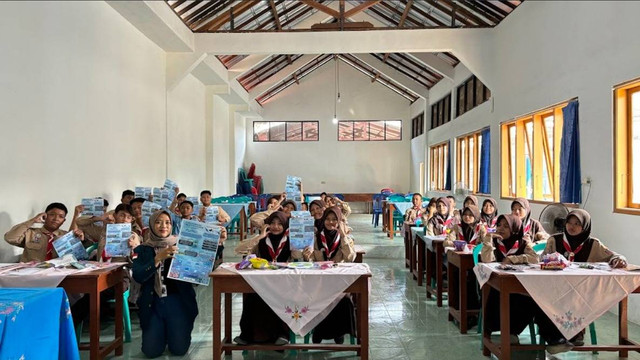Gambar 1. Edukasi Ekosistem Lingkungan Pesisir