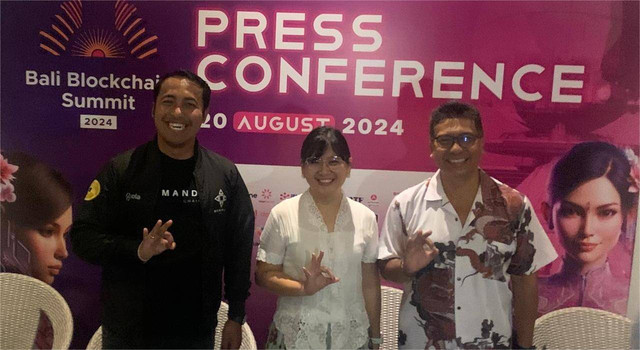 Koordinator Bali Blockchain Centre, I Gede Putu Rahman Desyanta, Ketua Komite Penasihat Bali Blockchain Summit 2024, Cindy Nattaya dan Ketua Harian Bekraf Kota Denpasar, Putu Lengkong Yuliartha - RFH