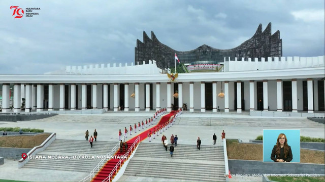 Presiden Joko Widodo tiba untuk menghadiri upacara HUT ke-79 RI Istana Negara IKN, Kalimantan Timur, Sabtu (17/8/2024). Foto: YouTube/Sekretariat Presiden