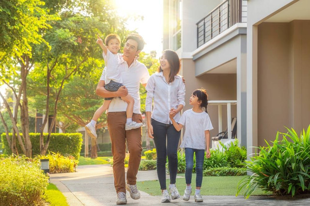 Ilustrasi Keluarga Menginap di Villa Guci Tegal. Foto: Shutterstock