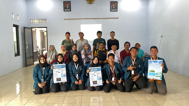 Dokumentasi Bersama Perangkat Desa dan Warga Desa Pucung, Kecamatan Tirto, Kabupaten Pekalongan
