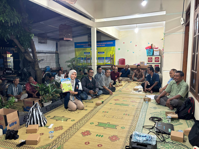 Pengolahan Limbah Rumah Tangga menjadi Pupuk Organik oleh Mahasiswa KKN